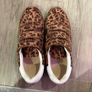 Steve Madden Brown Leopard Sneakers: “MOMENTUM LEOPARD” size 8